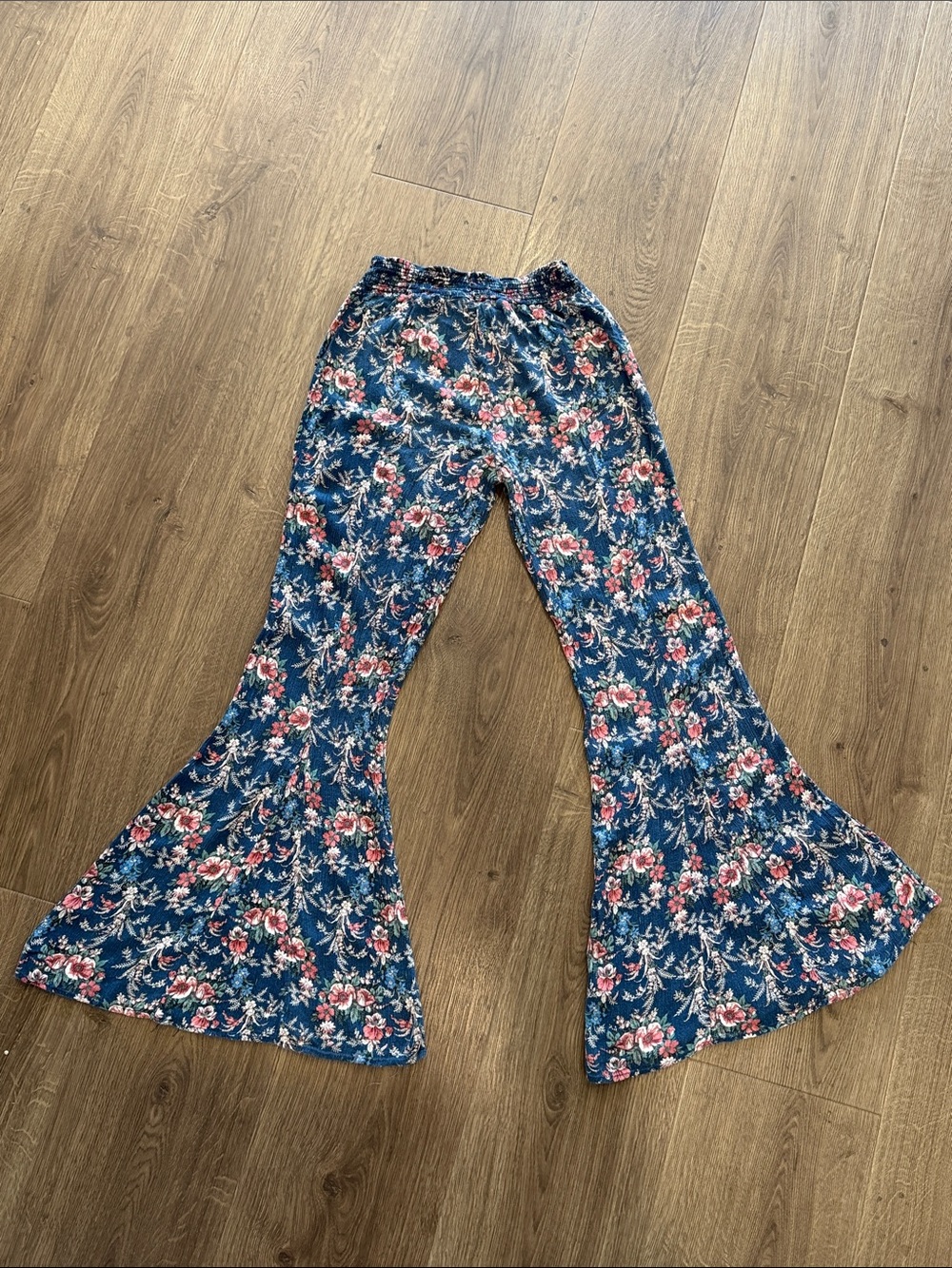 ASTR The Label Floral Bell Bottom Pants Small Navy Pink Boho Flare Festival - Picture 10 of 11